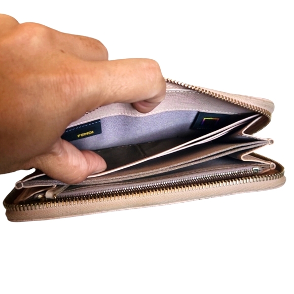 Fendi Wallet - Picture 12 of 17